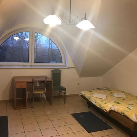 Pilgrims Place Vandrehjem Częstochowa Eksteriør billede