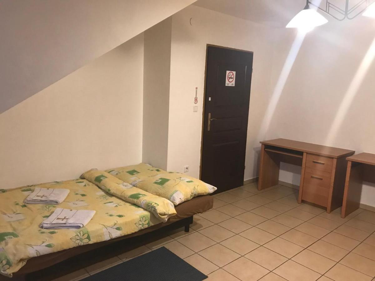 Pilgrims Place Vandrehjem Częstochowa Eksteriør billede